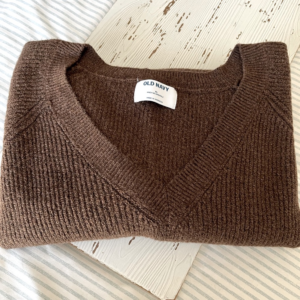 Women’s Old Navy sweater